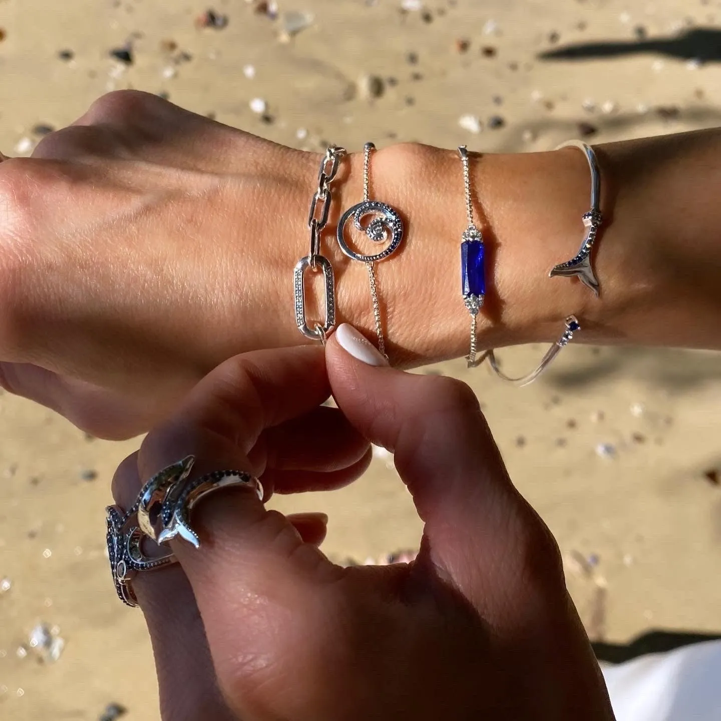 Bracelet with blue stone