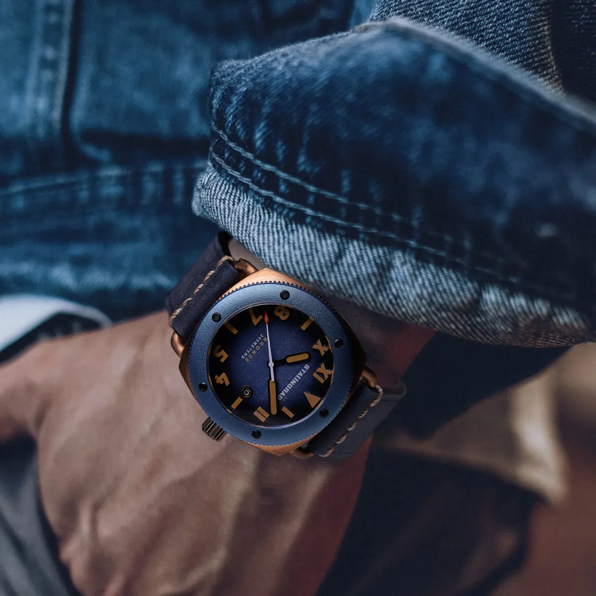 Bronze Defender 200m - Ocean Blue. Black Leather Strap. SG-0609-08